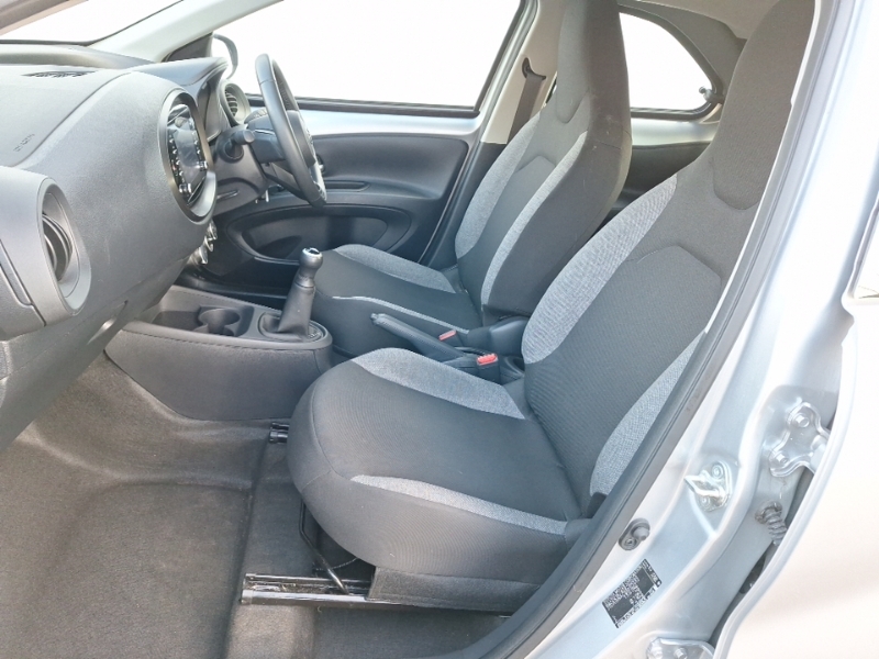 Toyota Aygo X 1.0 Vvt-i Pure DC23BJX Silver #5