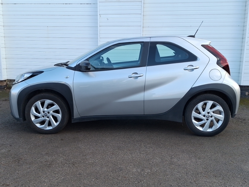 Toyota Aygo X 1.0 Vvt-i Pure DC23BJX Silver #4