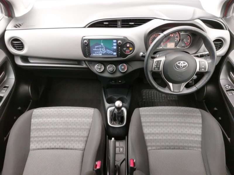 Toyota Yaris 1.33 Vvt-i Icon SC66JCO Red #3
