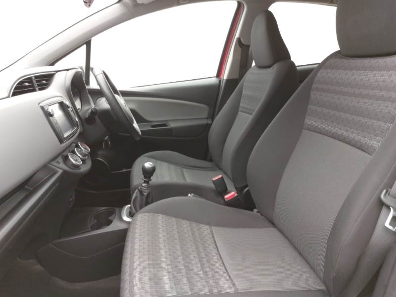 Toyota Yaris 1.33 Vvt-i Icon SC66JCO Red #5