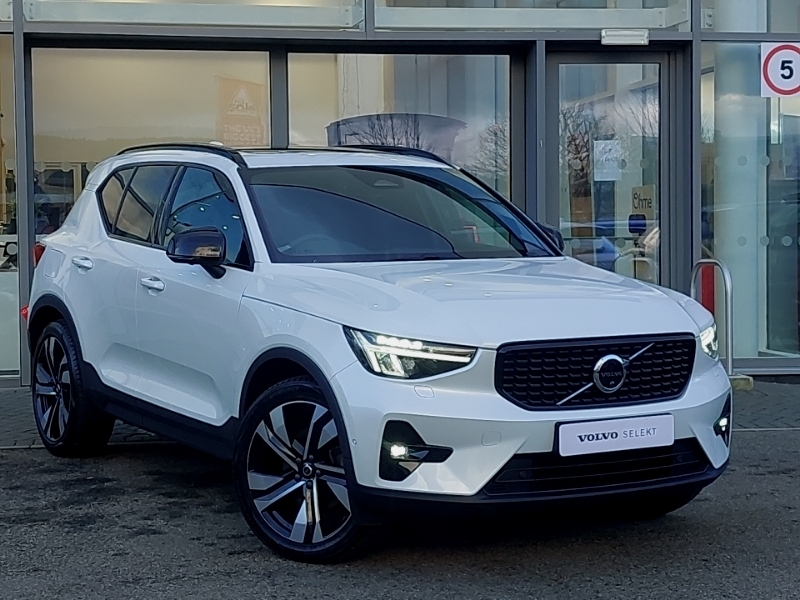 Volvo XC40 2.0 B4p Ultimate Dark White