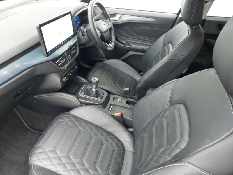 Ford Focus 1.0 Ecoboost 125 Active X Edition PJ72NHP Black #5