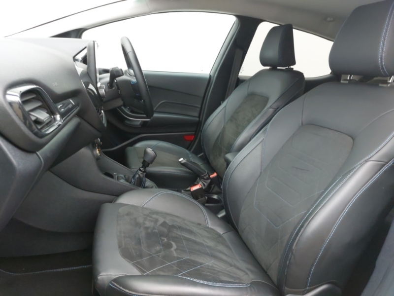 Ford Fiesta 1.0 Ecoboost Hybrid Mhev 125 Active X DE73FFU Black #5