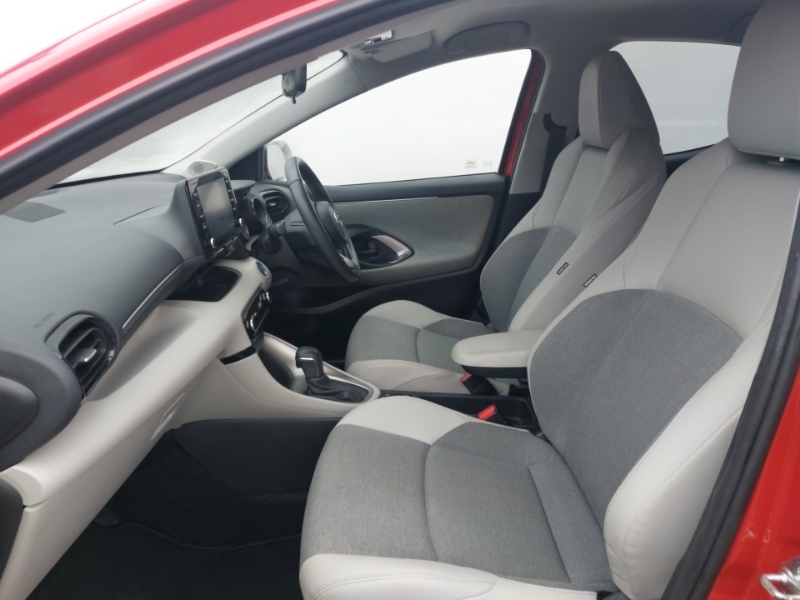 Toyota Yaris 1.5 Hybrid Excel Cvt ML22EVB Red #5