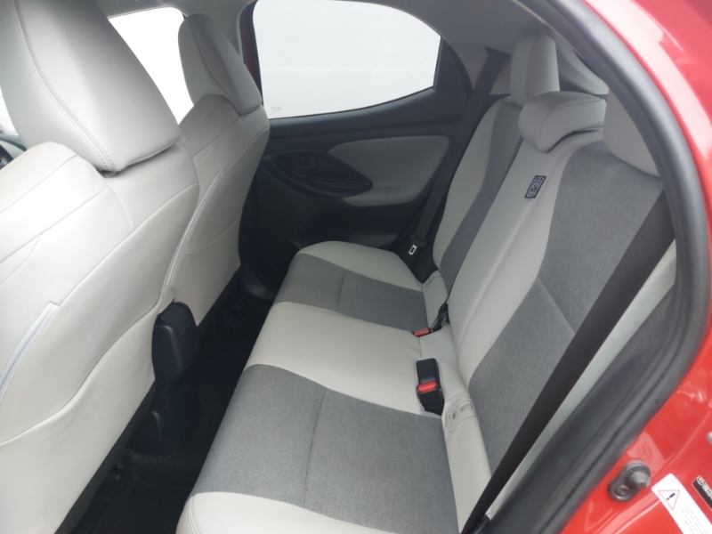 Toyota Yaris 1.5 Hybrid Excel Cvt ML22EVB Red #6