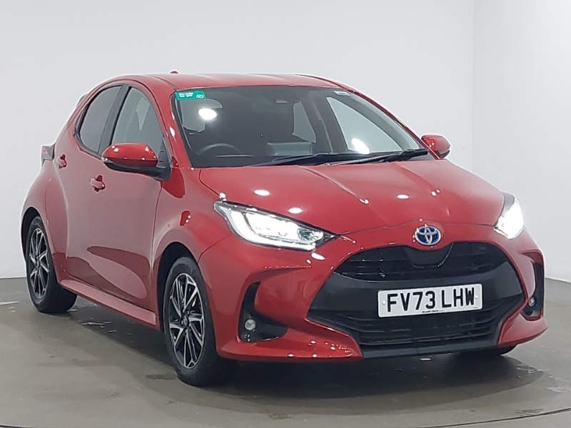 Toyota Yaris 1.5 Hybrid Design Cvt Red