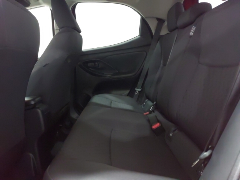 Toyota Yaris 1.5 Hybrid Design Cvt FV73LHW Red #6