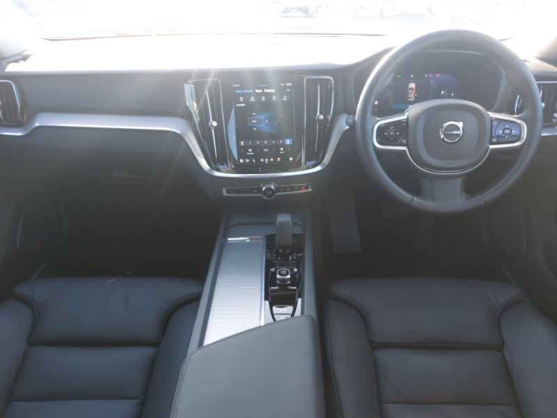 Volvo V60 2.0 B4p Ultra Dark SL25CNU Black #3