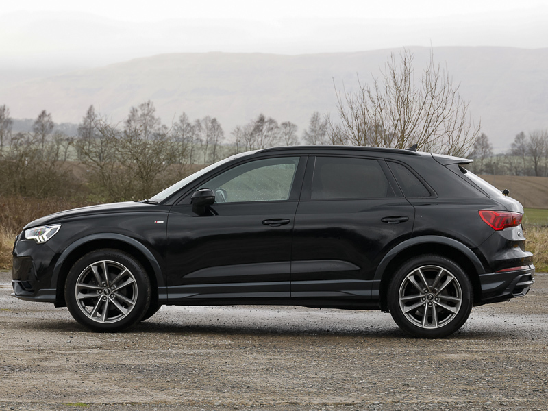 Audi Q3 35 Tfsi Black Edition S Tronic NV22OJZ Black #4