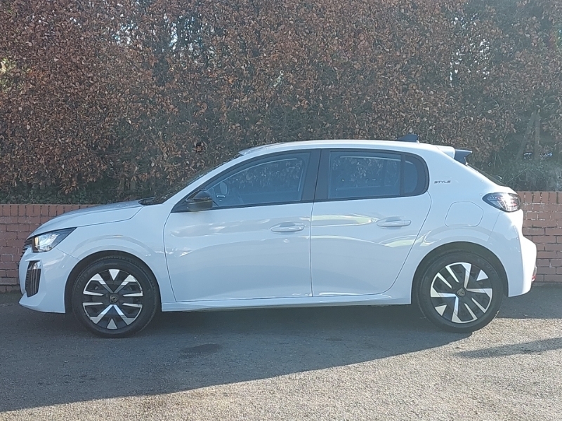 Peugeot 208 1.2 Puretech 100 Style SB25VZX White #4