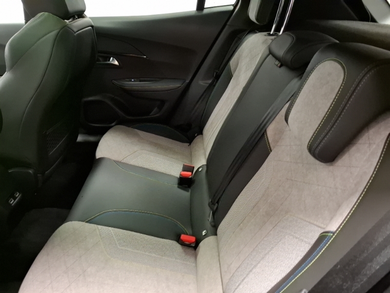 Peugeot e-2008 100Kw Gt Premium 50Kwh Orange #6