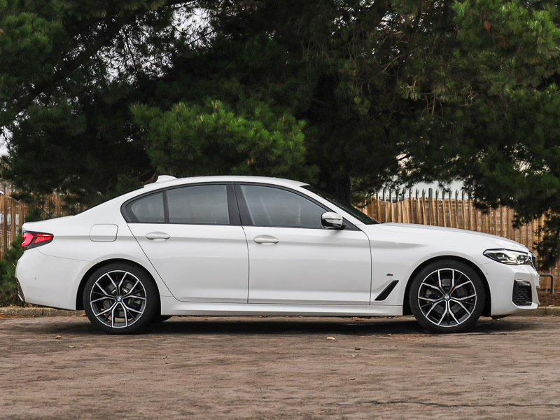 BMW 5 Series 520D Mht M Sport Step GX72CSV White #3
