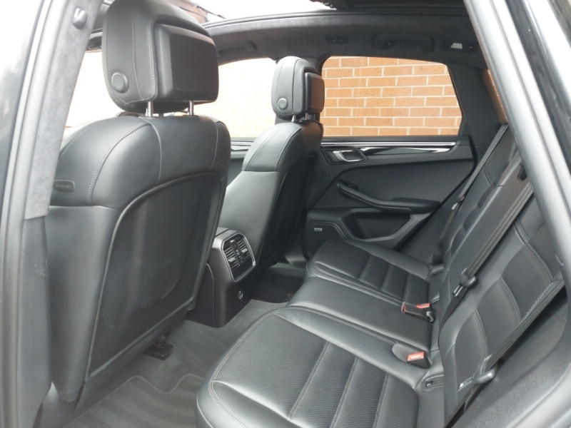 Porsche Macan Turbo Pdk GL20FUA Grey #6