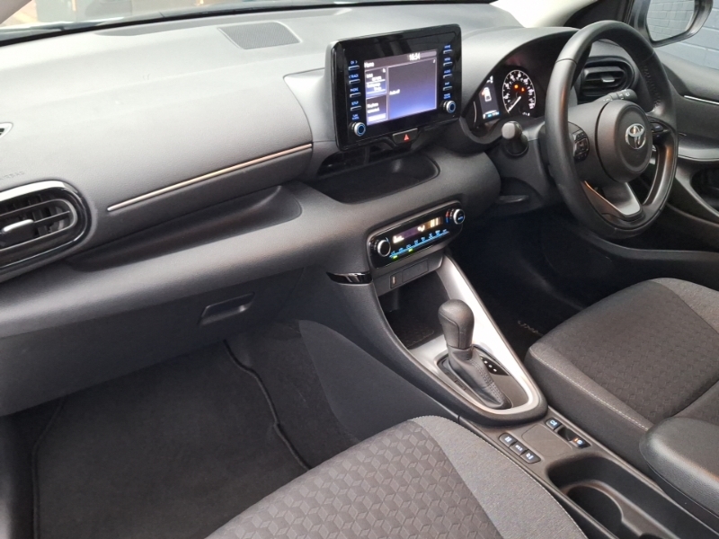 Toyota Yaris 1.5 Hybrid Icon Cvt EJ72OMS White #5