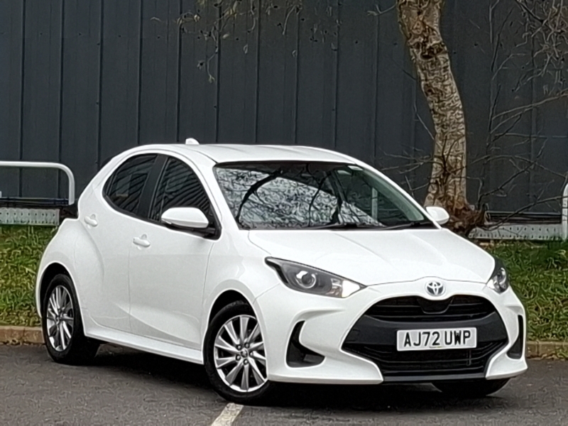 Toyota Yaris 1.5 Hybrid Icon Cvt Nav White
