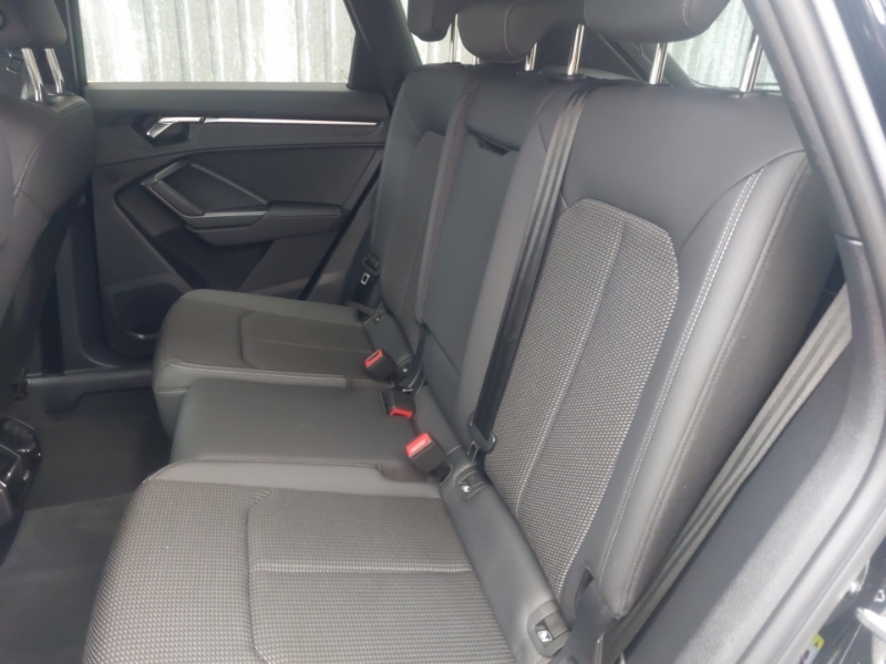Audi Q3 35 Tfsi Black Edition S Tronic BV72SWZ Black #6