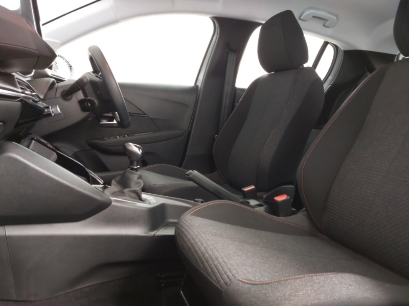 Peugeot 208 Hatchback Special Edi 1.2 Puretech 100 Style SB25VSJ White #5
