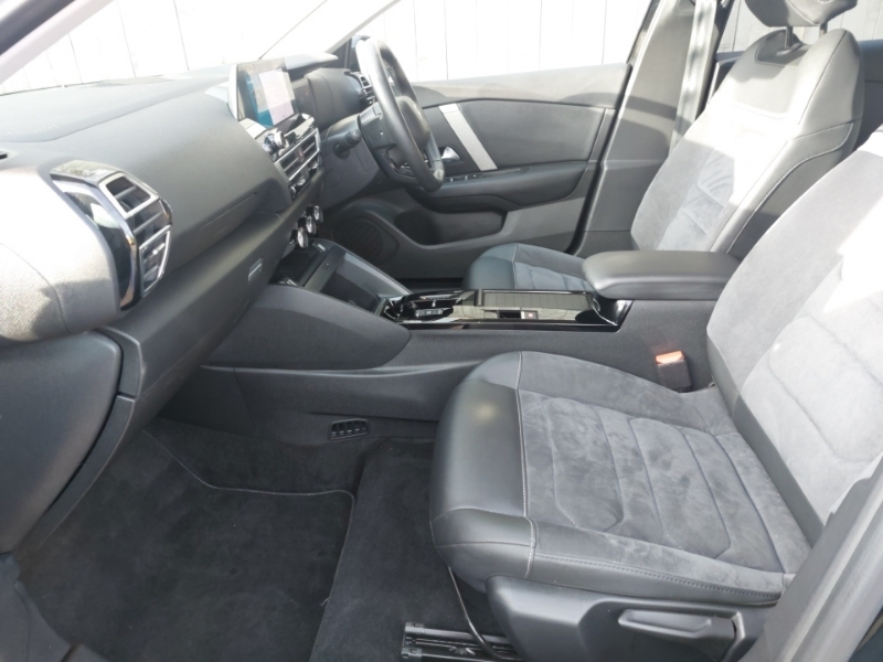 Citroen e-C4 100Kw E-series 50Kwh Black #5