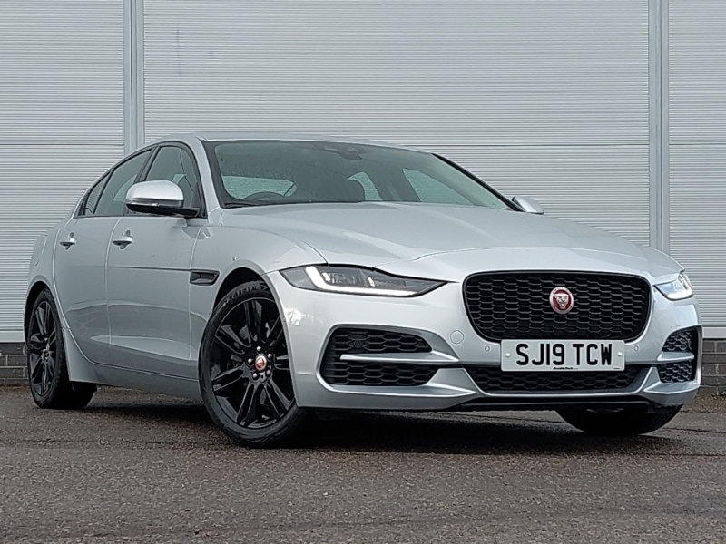 Jaguar XE 2.0 Se Silver