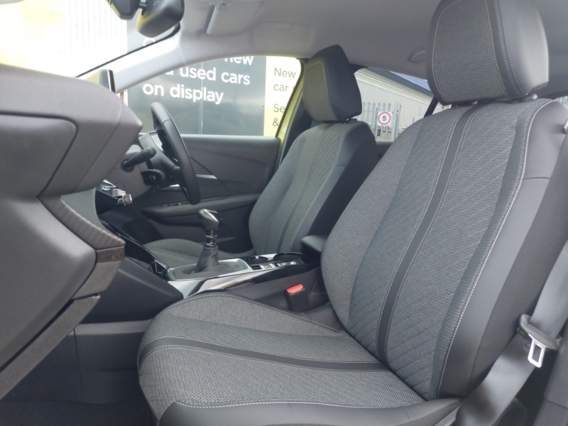 Peugeot 208 1.2 Puretech 100 Allure SB25VPC Yellow #5