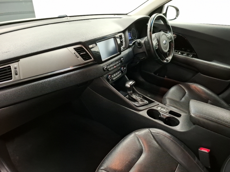 Kia Niro 1.6 Gdi Phev 3 Dct FP68KVY White #5
