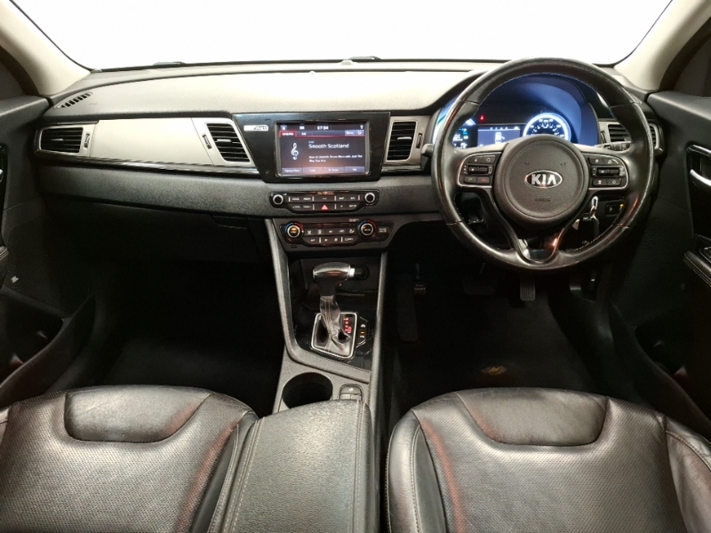 Kia Niro 1.6 Gdi Phev 3 Dct FP68KVY White #3