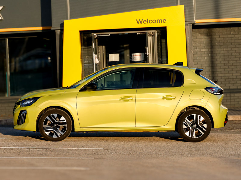 Peugeot 208 1.2 Puretech 100 Allure SB25VKK Yellow #4