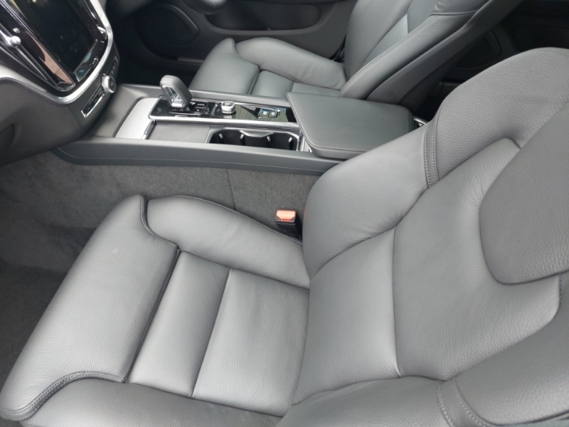 Volvo V60 2.0 B4p Ultra Dark SL25CKF Black #5
