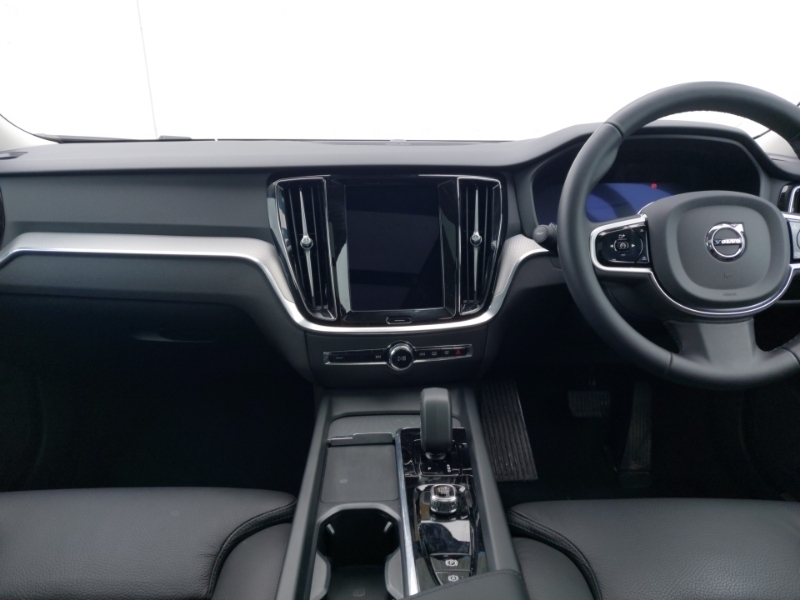 Volvo V60 2.0 B4p Ultra Dark SL25CKF Black #3