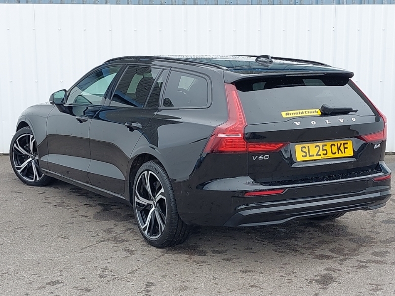 Volvo V60 2.0 B4p Ultra Dark SL25CKF Black #2