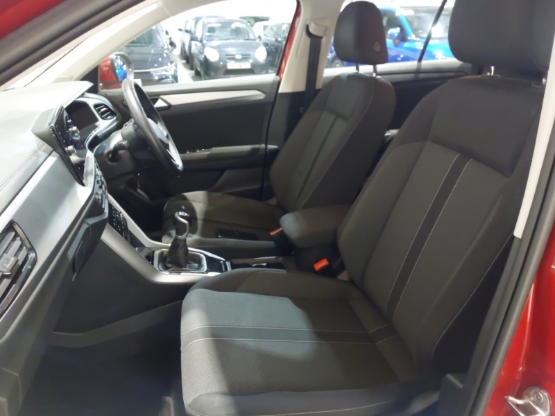 Volkswagen T-Roc 1.5 Tsi Life URZ1447 Red #5