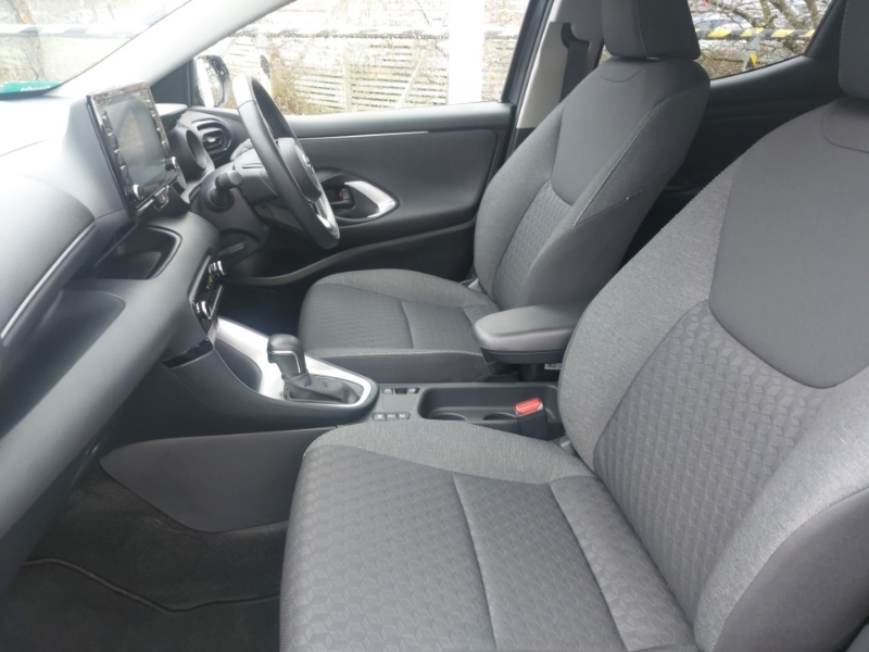Toyota Yaris 1.5 Hybrid Design Cvt WF73ZYL Grey #5