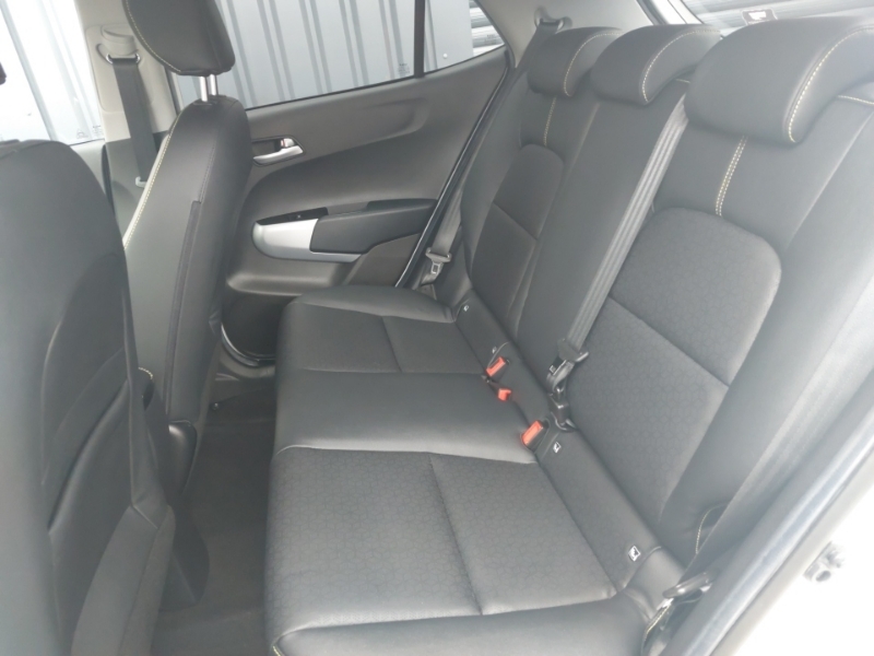 Kia Picanto 1.0 X-line S White #6