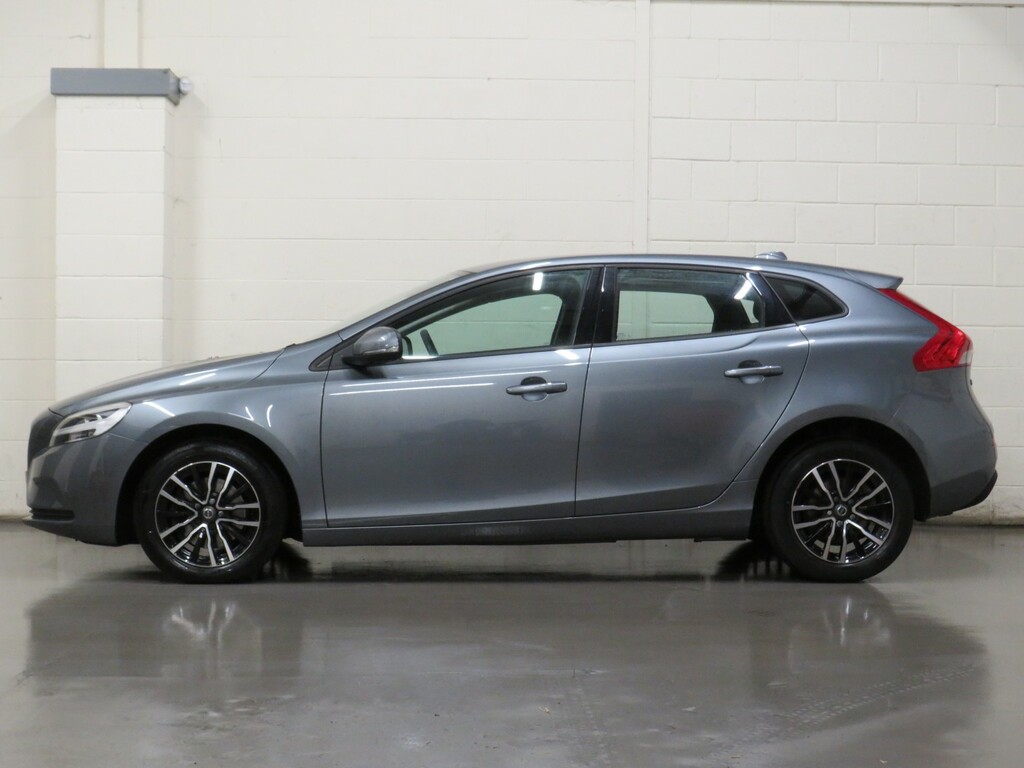 Volvo V40 Hatchback 2.0 T2 Gpf Momentum Euro 6 Ss 20 Grey #3