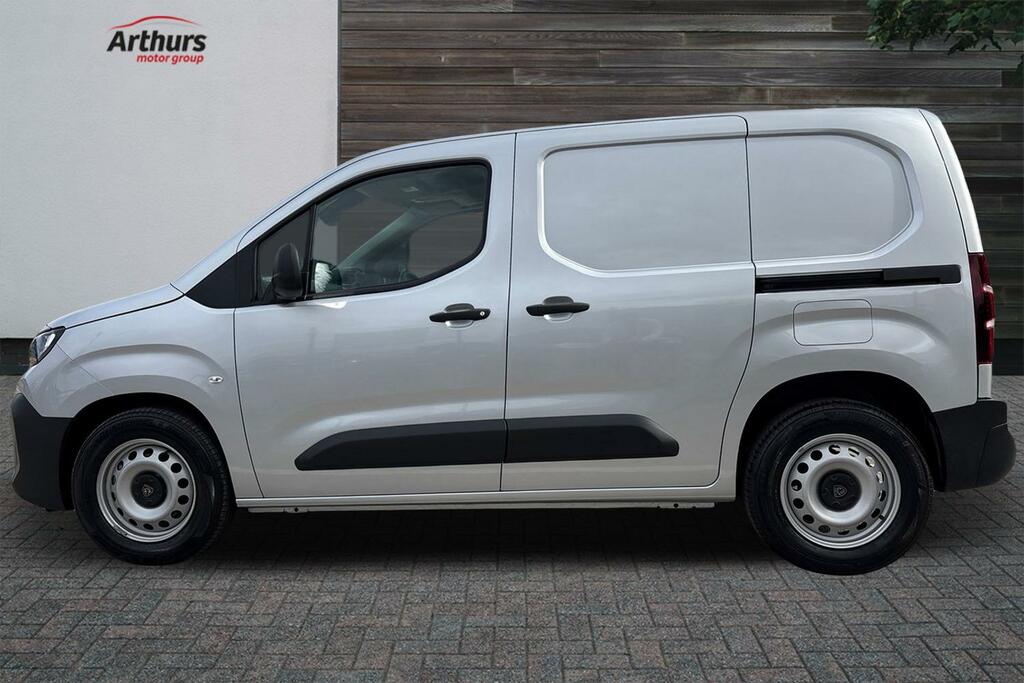 Peugeot E-Partner Professional L1 54Kw Silver #6