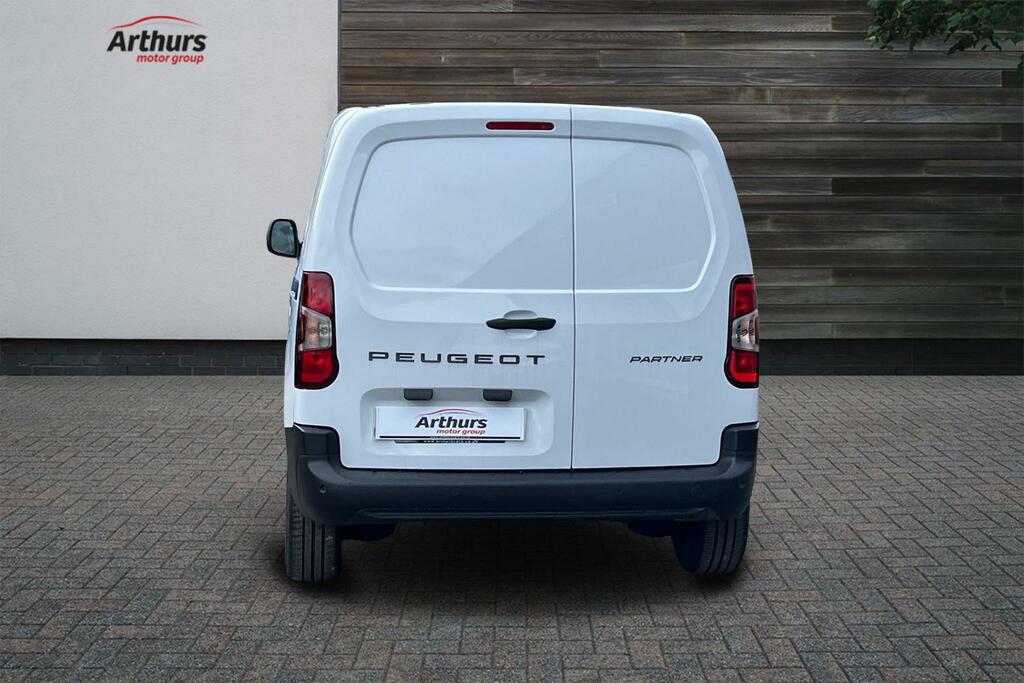 Peugeot Partner Bluehdi Professional-plus Standard CY75HCL White #4