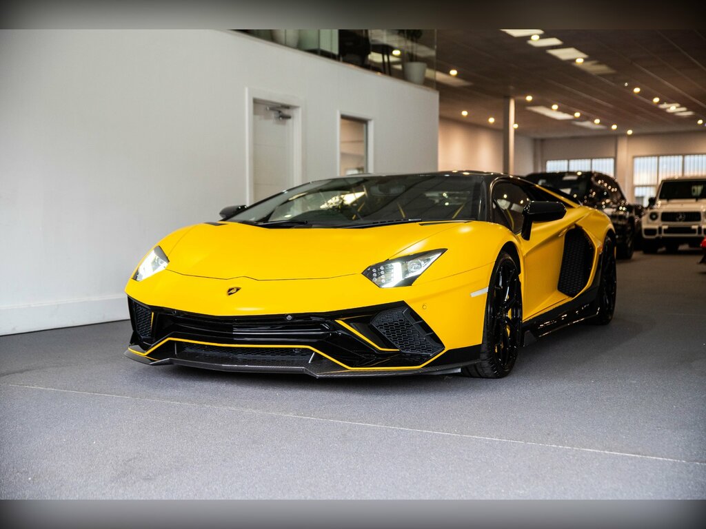 Lamborghini Aventador Ultimae 2-Door Yellow #5
