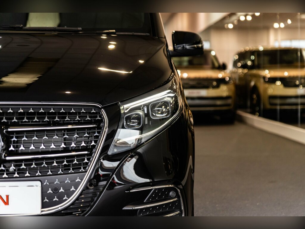 Mercedes-Benz V Class V300 Xlwb Amg Line  Black #4