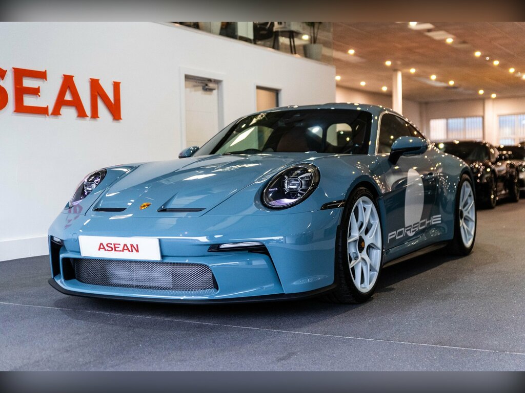 Porsche 911 Coupe Blue