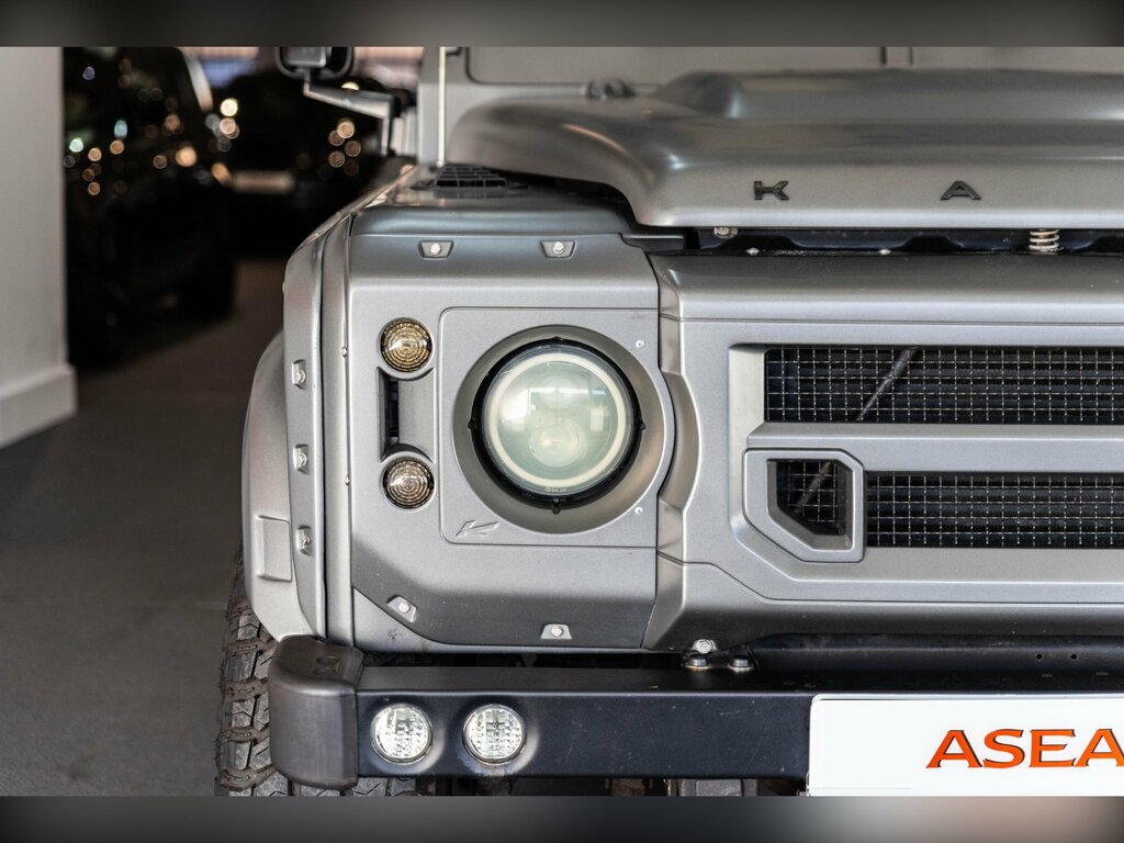 Land Rover Defender 110 Td Station Wagon VU14CKK Green #2