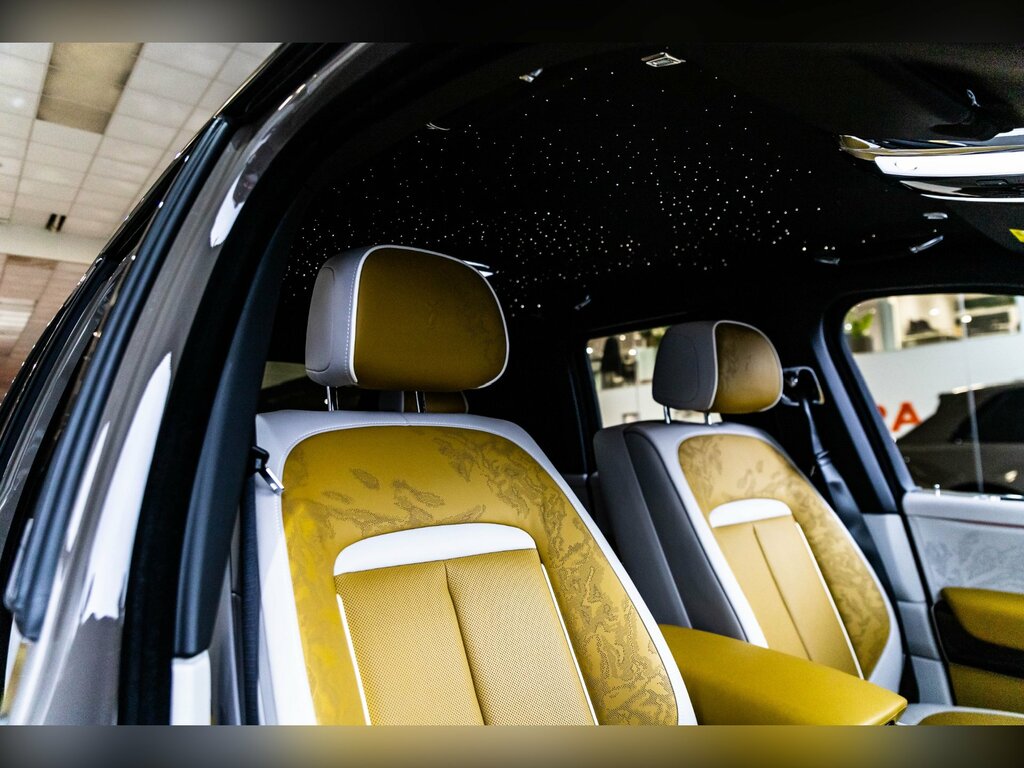Rolls-Royce Cullinan Series II Black Badge Beige #5