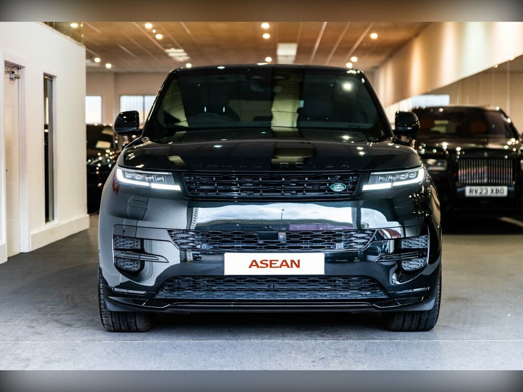 Land Rover Range Rover Sport P400 Dynamic Se Mhev 5-Door Black #2