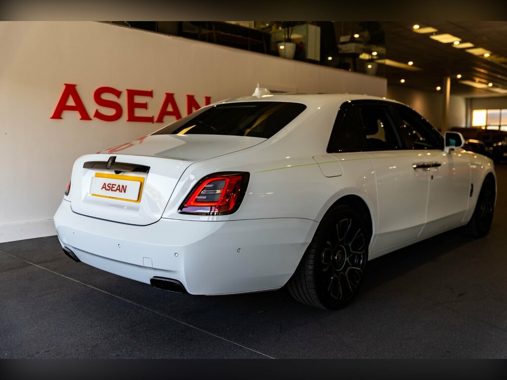 Rolls-Royce Ghost V12 Black Badge 4-Door White #4