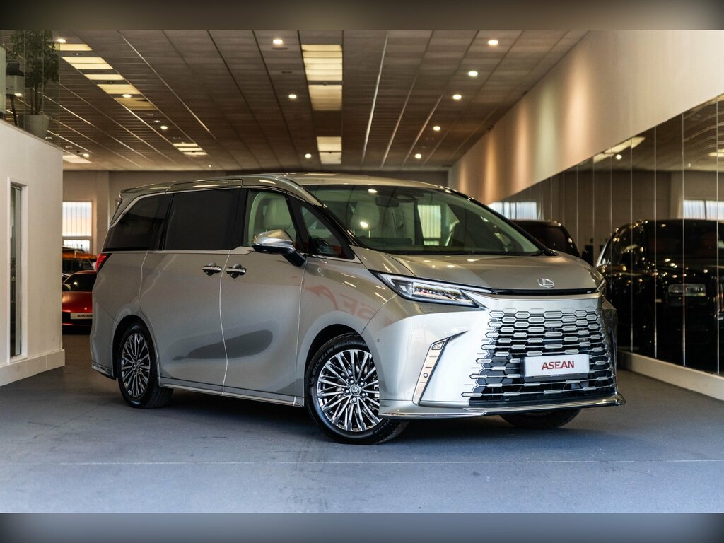 Lexus LM Hybrid Takumi 2.5 Hybrid Silver