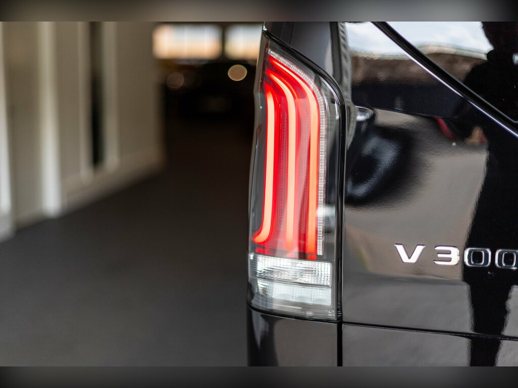 Mercedes-Benz V Class V300 Exclusive 2.2 Xlwb  Black #4
