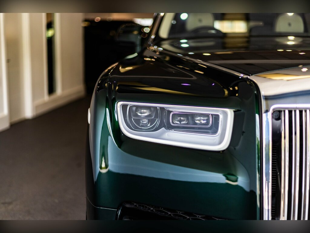 Rolls-Royce Phantom V12 4-Door Green #2