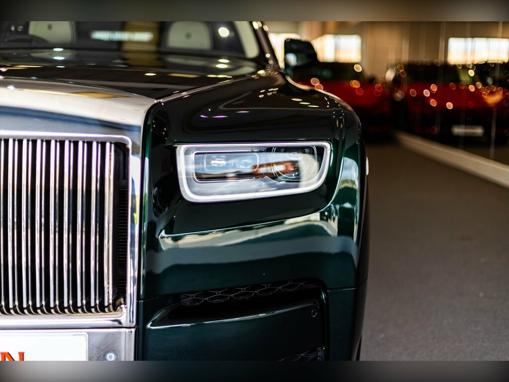 Rolls-Royce Phantom V12 4-Door Green #4