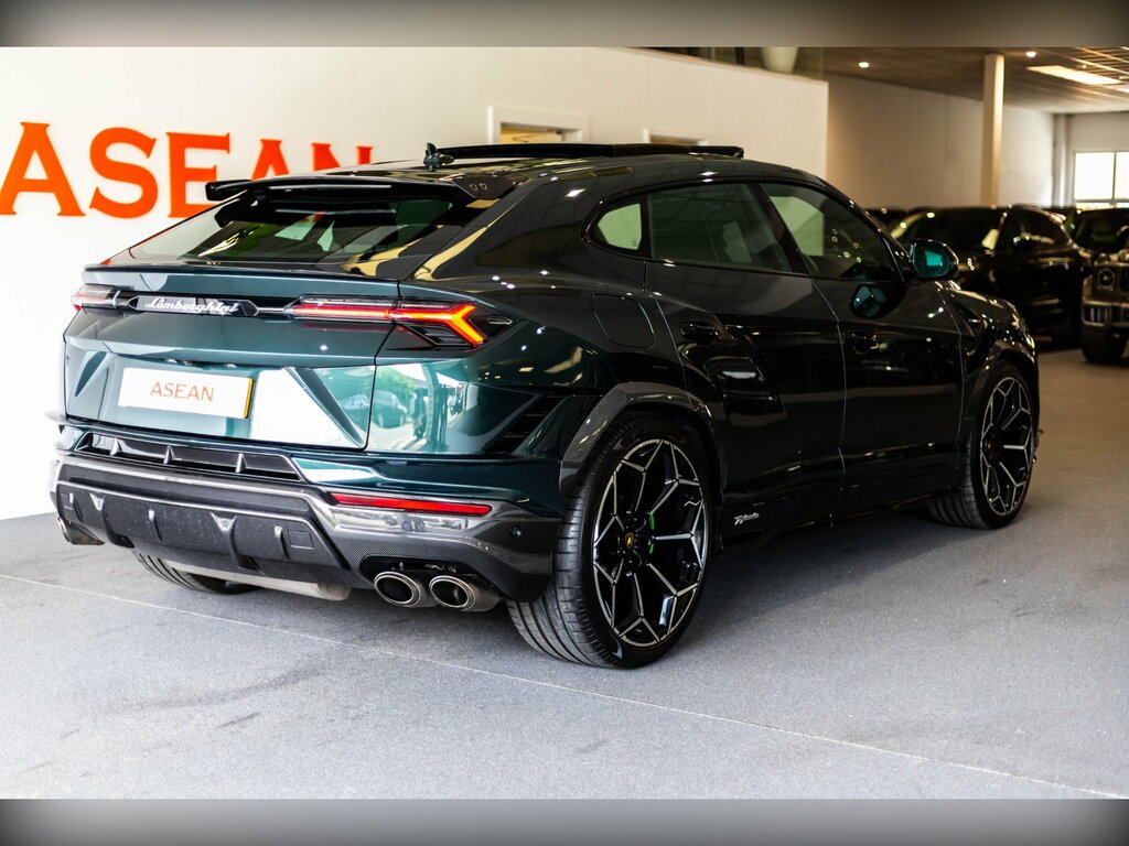 Lamborghini Urus V8 Performante 5-Door Green #3