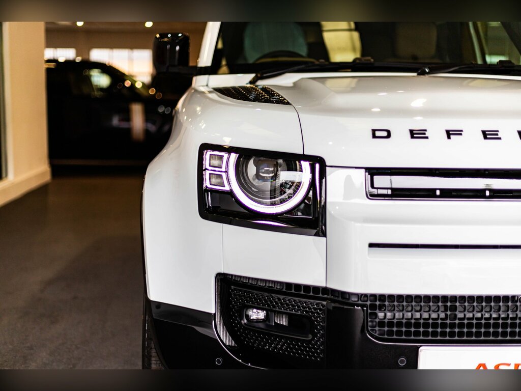 Land Rover Defender 110 P300 White