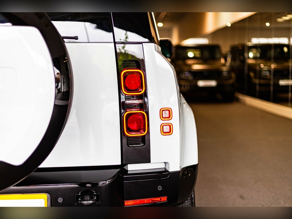 Land Rover Defender 110 P300 White #3